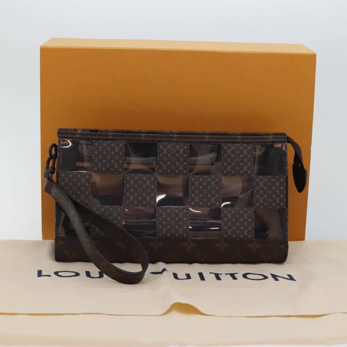 Louis Vuitton Louis Vuitton Chess Stand Pouch Canvas Size ONE SIZE - 13 Thumbnail