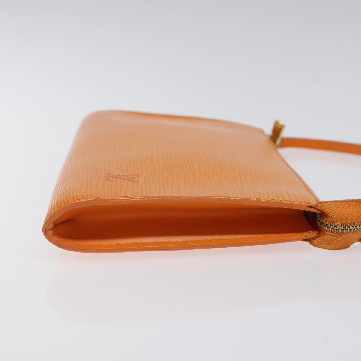 Louis Vuitton Louis Vuitton Pochette Accessoires Epi Leather Size ONE SIZE - 3 Thumbnail