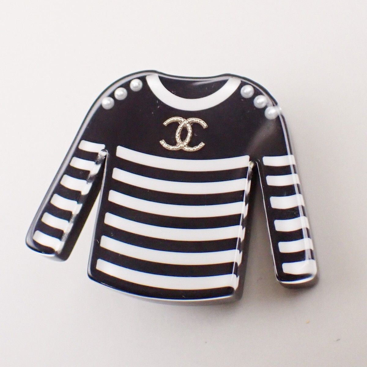 Chanel Chanel CC Logo Sweater Clothes Motif Pin Brooch Plastic Size ONE SIZE - 7 Thumbnail
