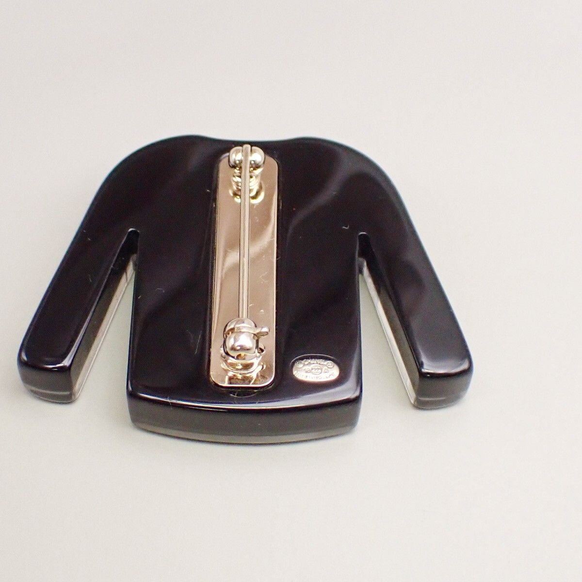 Chanel Chanel CC Logo Sweater Clothes Motif Pin Brooch Plastic Size ONE SIZE - 2 Thumbnail