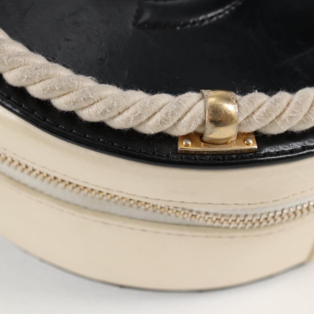 Chanel Chanel En Vogue Round Bag Crumpled Calfskin Size ONE SIZE - 12 Thumbnail