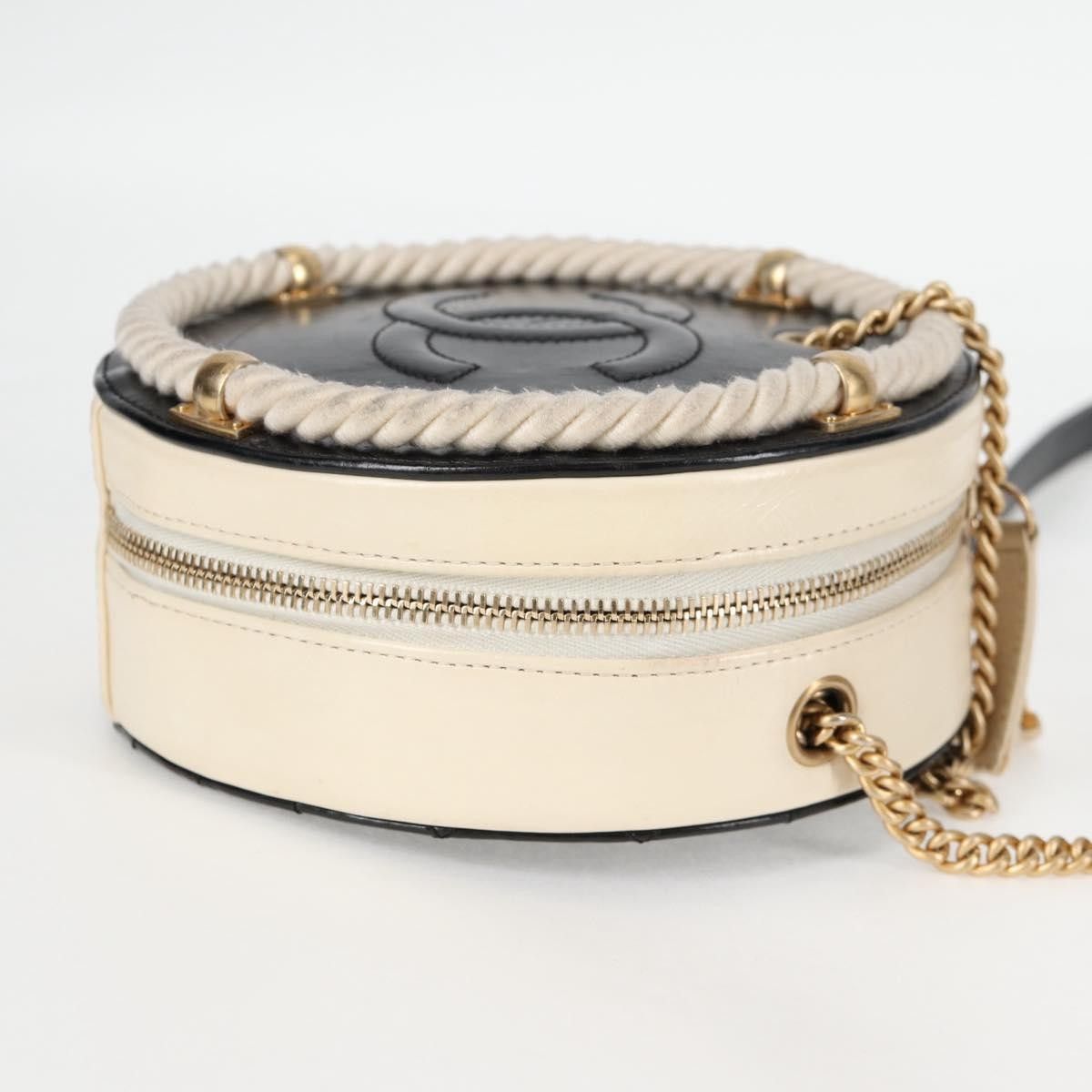 Chanel Chanel En Vogue Round Bag Crumpled Calfskin Size ONE SIZE - 4 Thumbnail