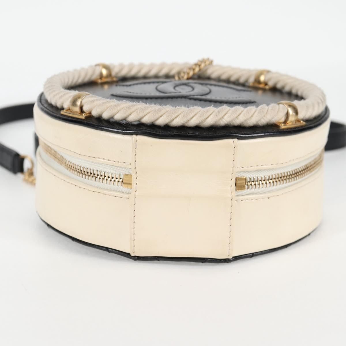 Chanel Chanel En Vogue Round Bag Crumpled Calfskin Size ONE SIZE - 15 Thumbnail