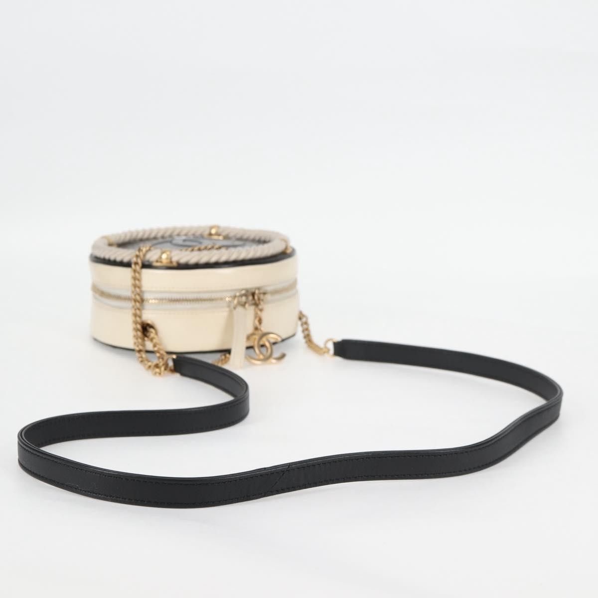 Chanel Chanel En Vogue Round Bag Crumpled Calfskin Size ONE SIZE - 8 Thumbnail