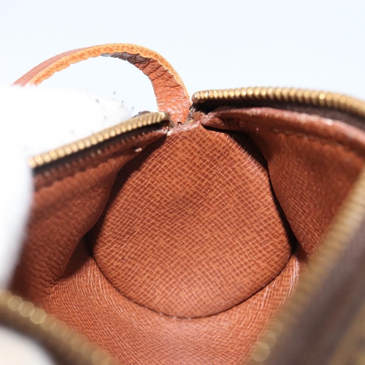 Louis Vuitton Louis Vuitton Papillon Pochette Monogram Canvas Size ONE SIZE - 18 Thumbnail
