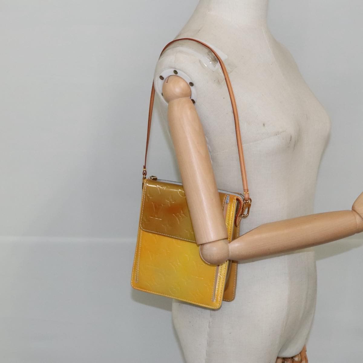 Louis Vuitton Louis Vuitton Pochette Mott Patent leather Size ONE SIZE - 22 Thumbnail
