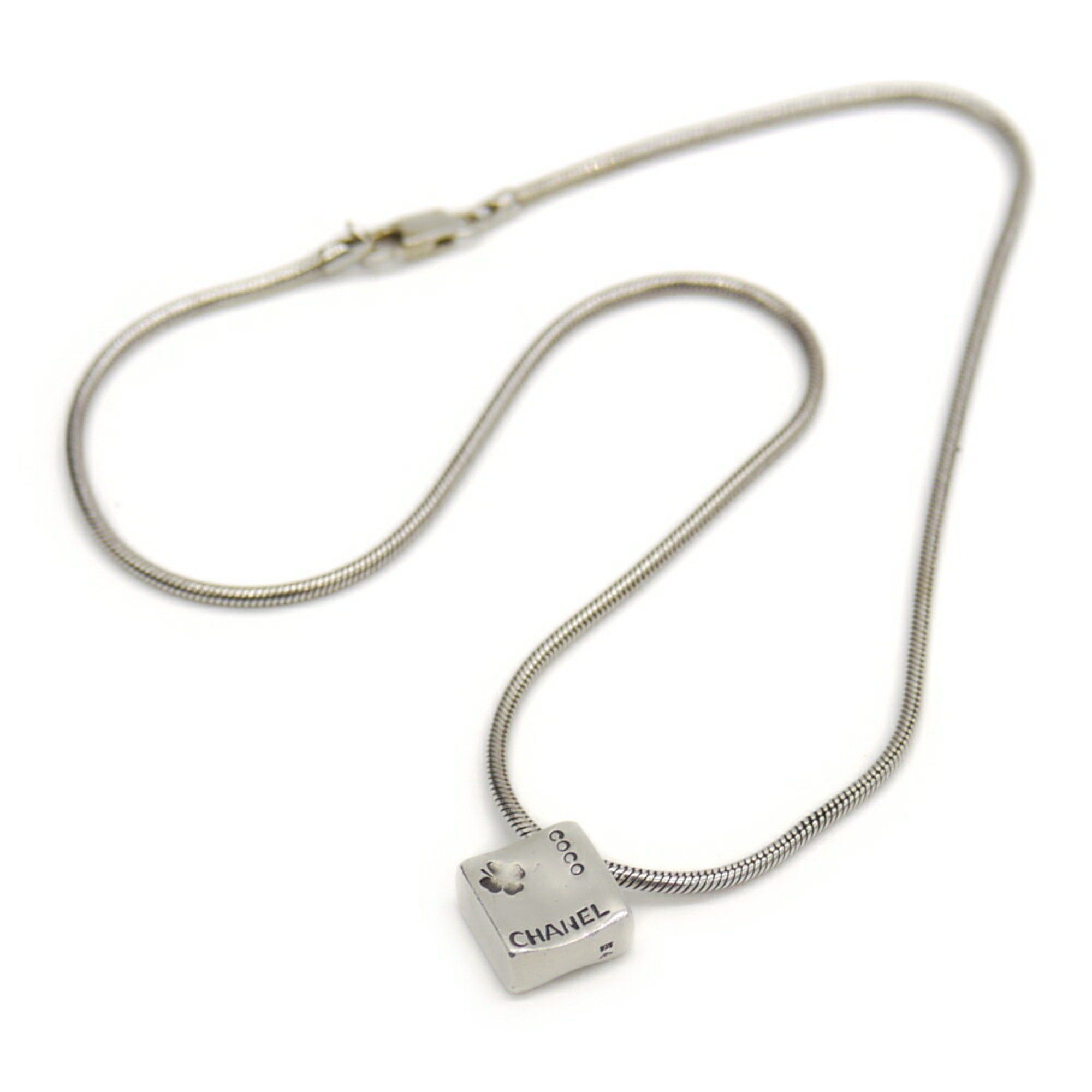 Chanel CHANEL Camellia pendant necklace silver 925 Size ONE SIZE - 3 Thumbnail