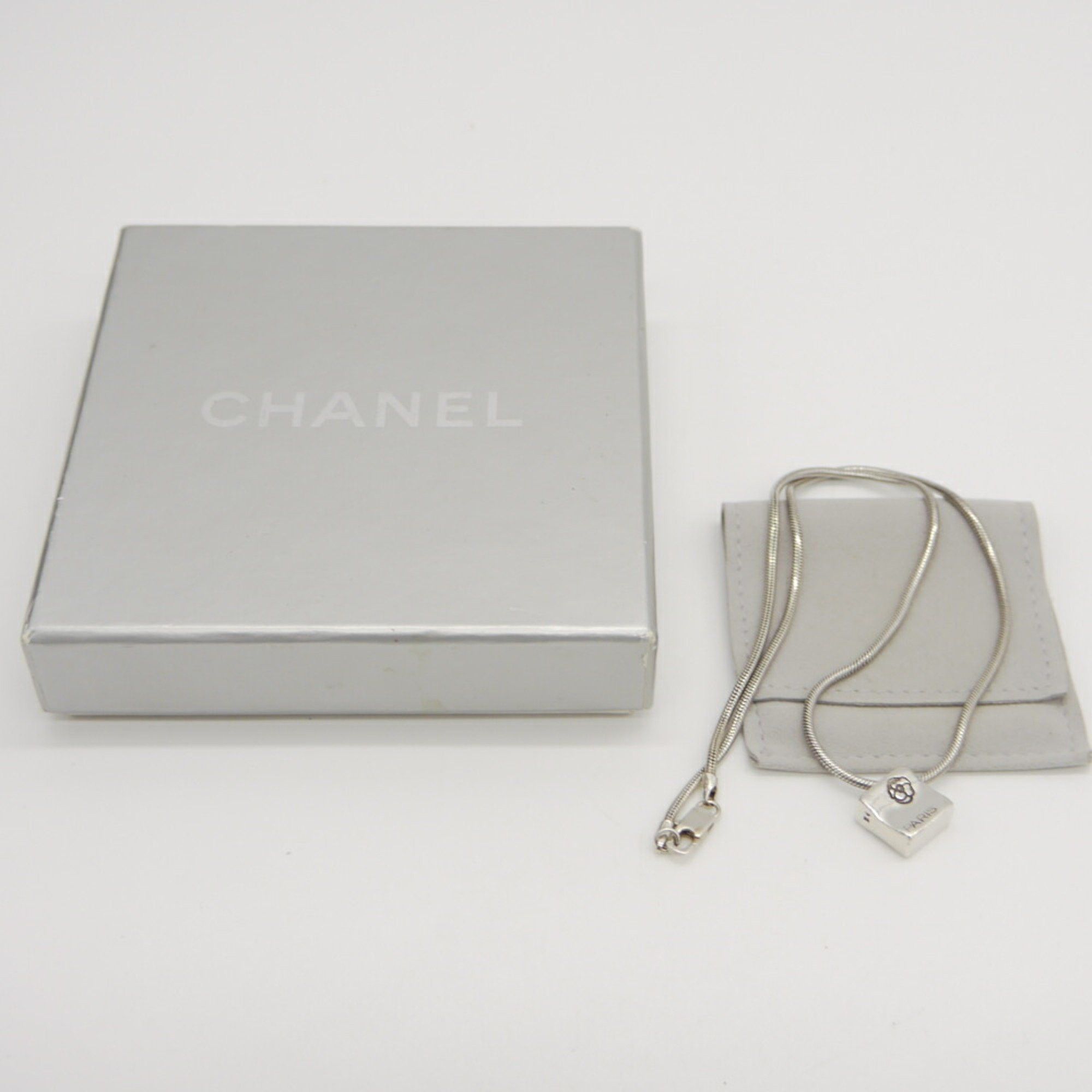 Chanel CHANEL Camellia pendant necklace silver 925 Size ONE SIZE - 7 Thumbnail