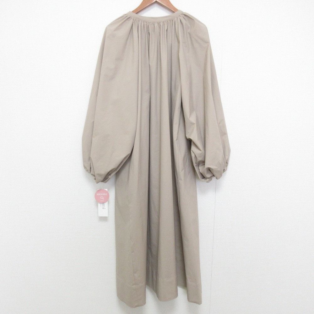 Other Other emmi Relaxy Volume Sleeve Dress Others Dresses 13WFO244107 DUTY FREE for USA Size ONE SIZE - 2 Thumbnail