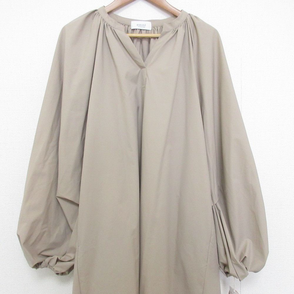 Other Other emmi Relaxy Volume Sleeve Dress Others Dresses 13WFO244107 DUTY FREE for USA Size ONE SIZE - 3 Thumbnail