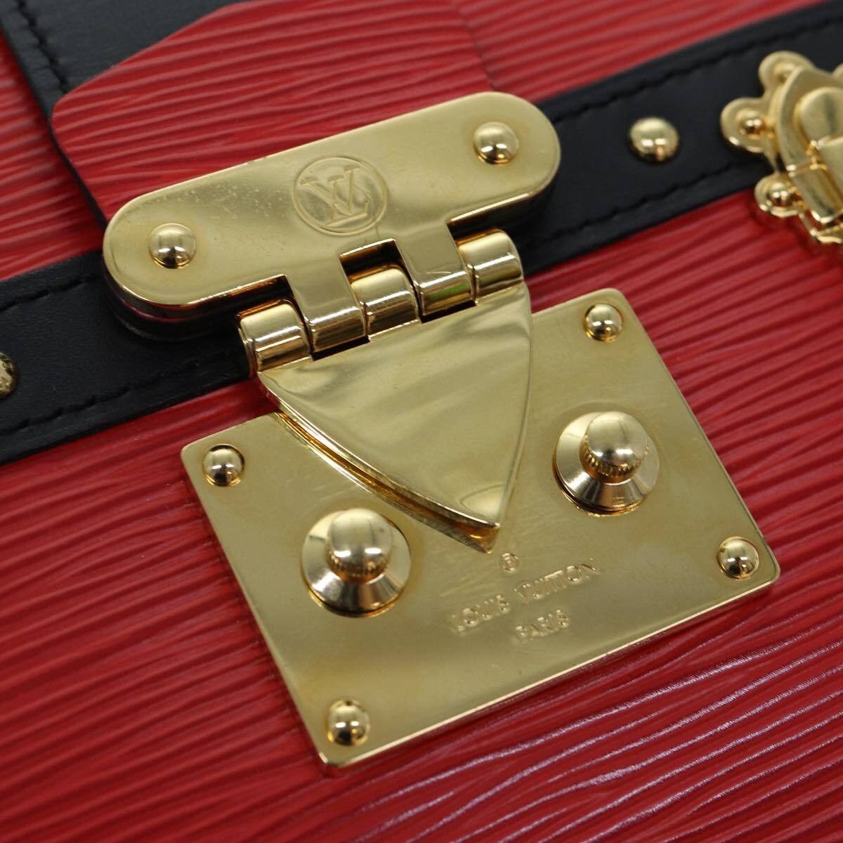 Louis Vuitton Louis Vuitton Trunk Clutch Epi Leather Size ONE SIZE - 12 Thumbnail
