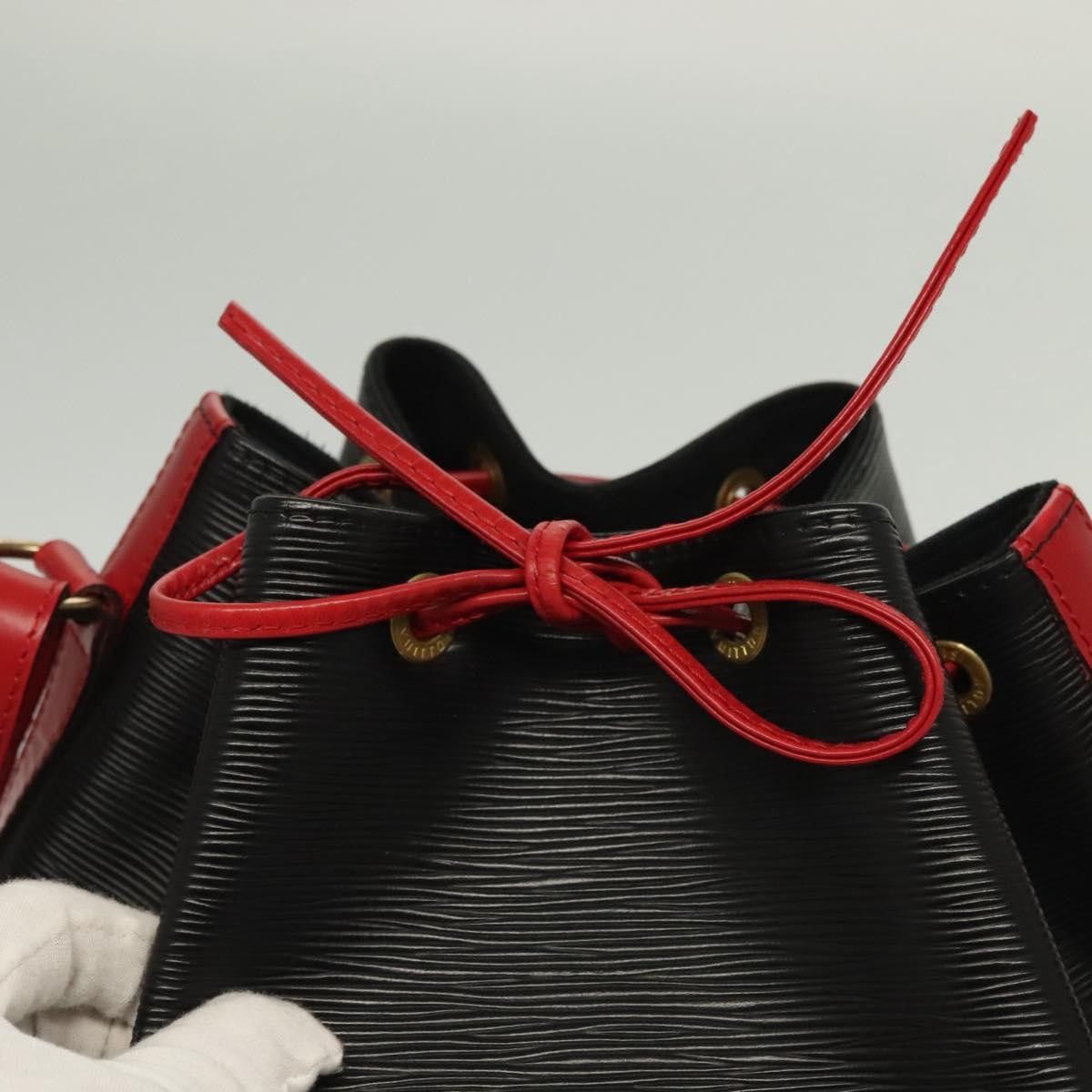 Louis Vuitton Louis Vuitton Noe Handbag Epi Leather Size ONE SIZE - 18 Thumbnail