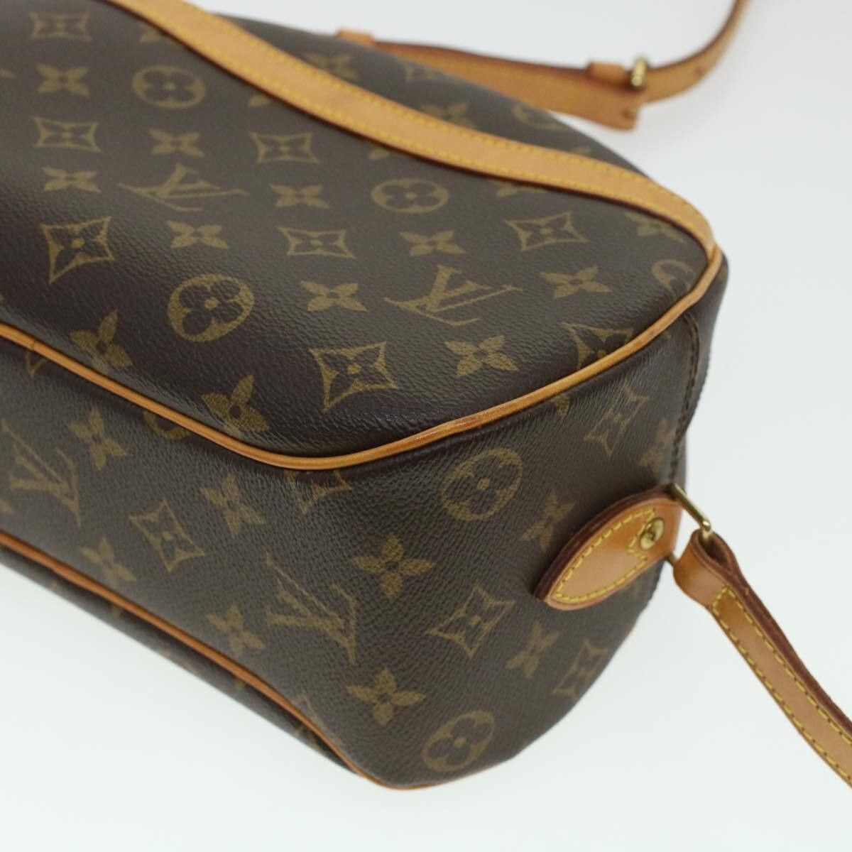 Louis Vuitton Louis Vuitton Blois Handbag Monogram Canvas Size ONE SIZE - 12 Thumbnail