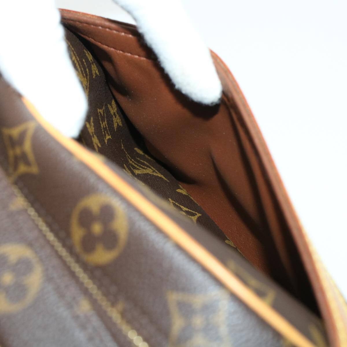 Louis Vuitton Louis Vuitton Blois Handbag Monogram Canvas Size ONE SIZE - 20 Thumbnail