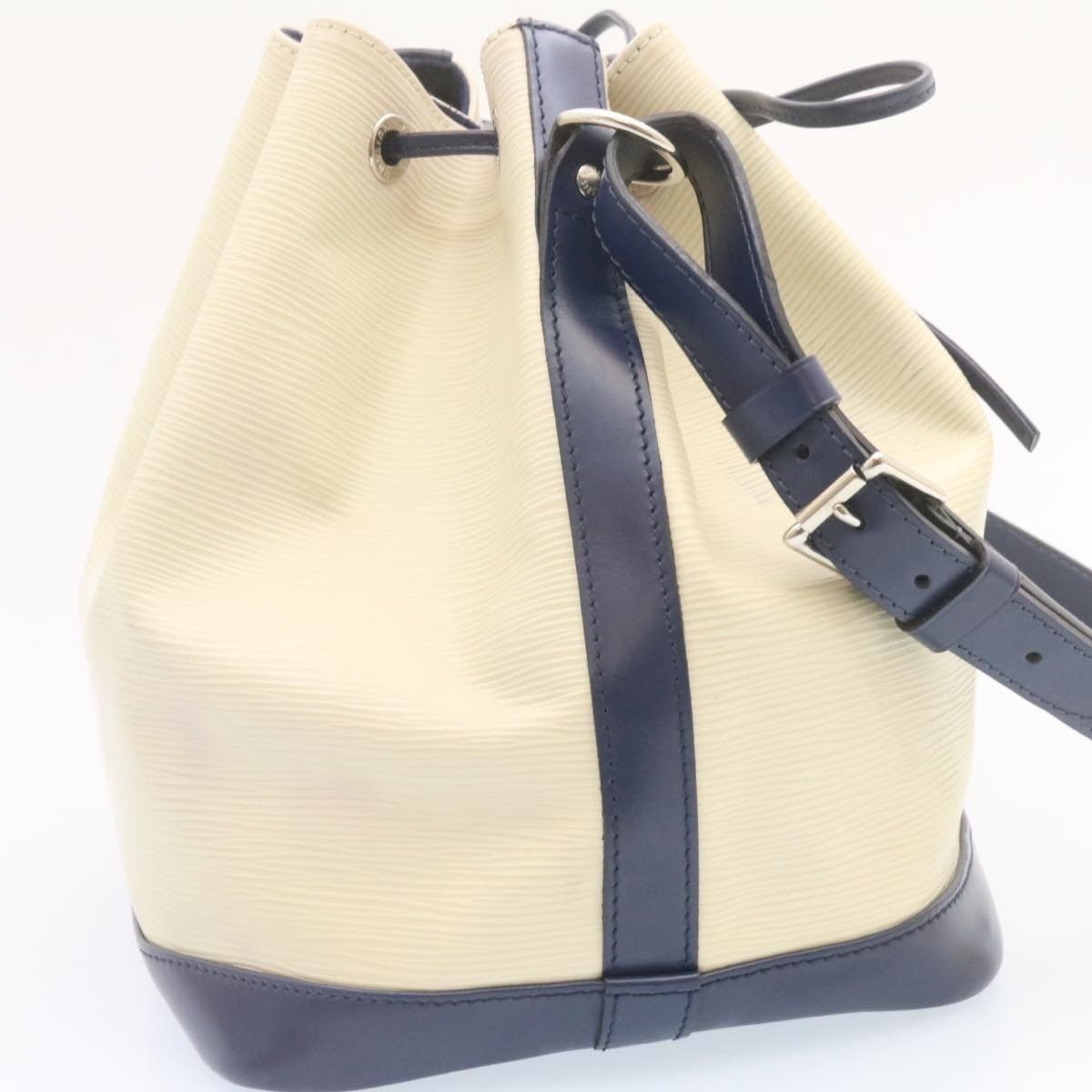 Louis Vuitton Louis Vuitton Petit Noe Handbag Two Tone Epi Leather Size ONE SIZE - 4 Thumbnail