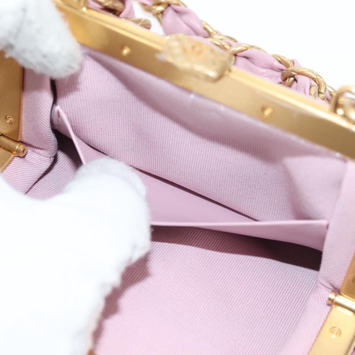 Chanel Chanel Bow Frame Clutch With Chain Quilted Patent with Lambskin Size ONE SIZE - 23 Thumbnail