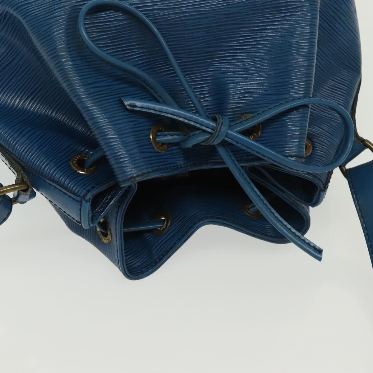 Louis Vuitton Louis Vuitton Petit Noe Handbag Epi Leather Size ONE SIZE - 13 Thumbnail