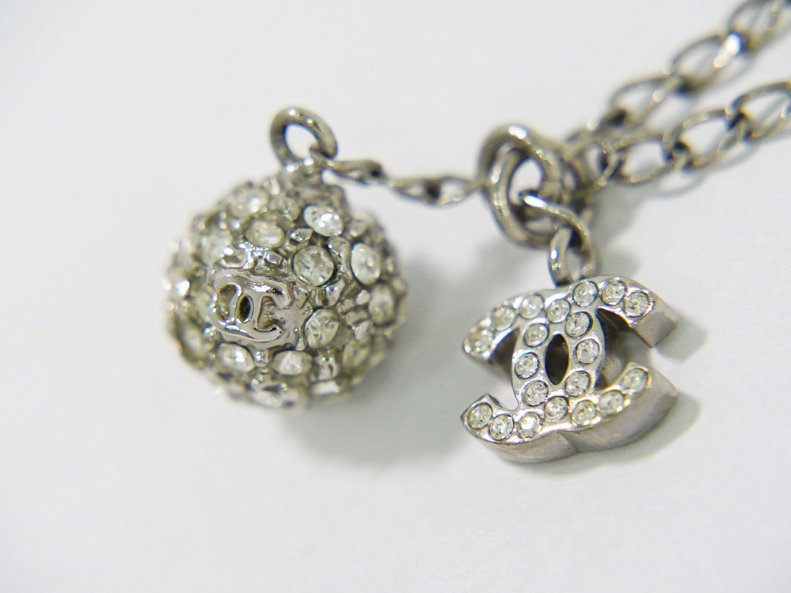 Chanel Chanel CC Necklace Metal and Rhinestone Size ONE SIZE - 4 Thumbnail