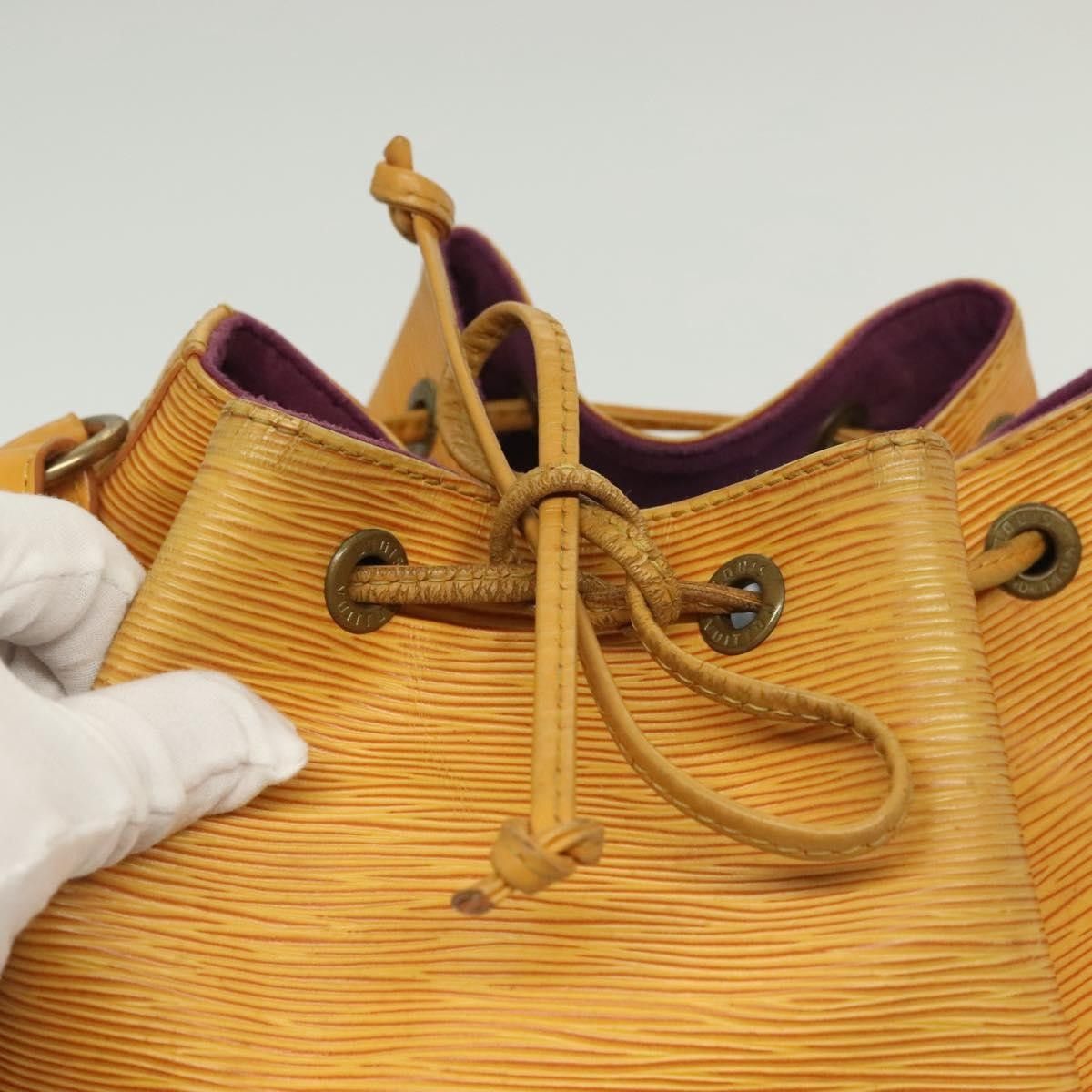 Louis Vuitton Louis Vuitton Petit Noe Handbag Epi Leather Size ONE SIZE - 19 Thumbnail