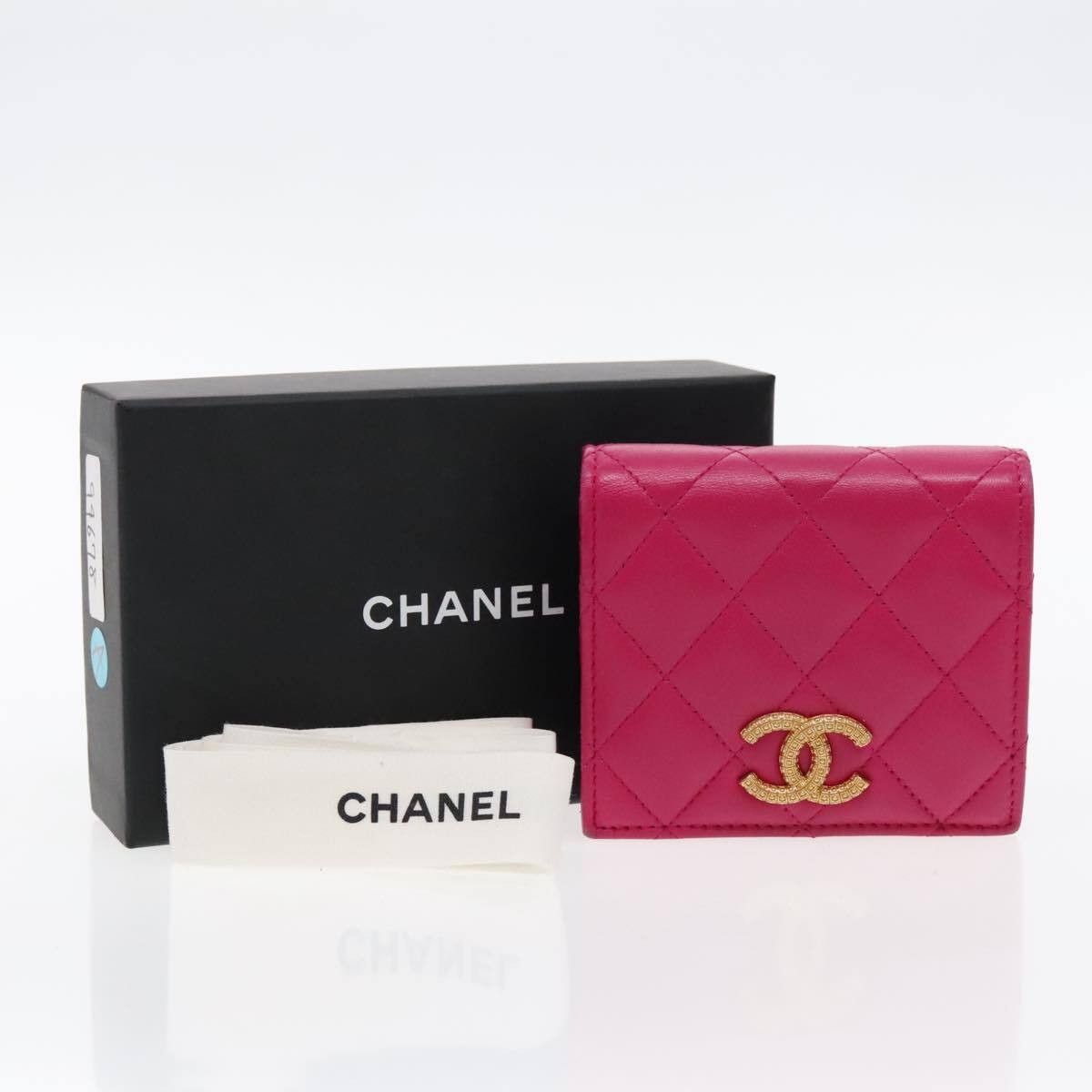 Chanel Chanel Textured CC Bifold Wallet Quilted Caviar Size ONE SIZE - 15 Thumbnail