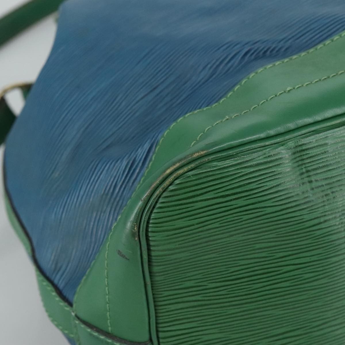 Louis Vuitton Louis Vuitton Bicolor Noe Handbag Epi Leather Size ONE SIZE - 11 Thumbnail