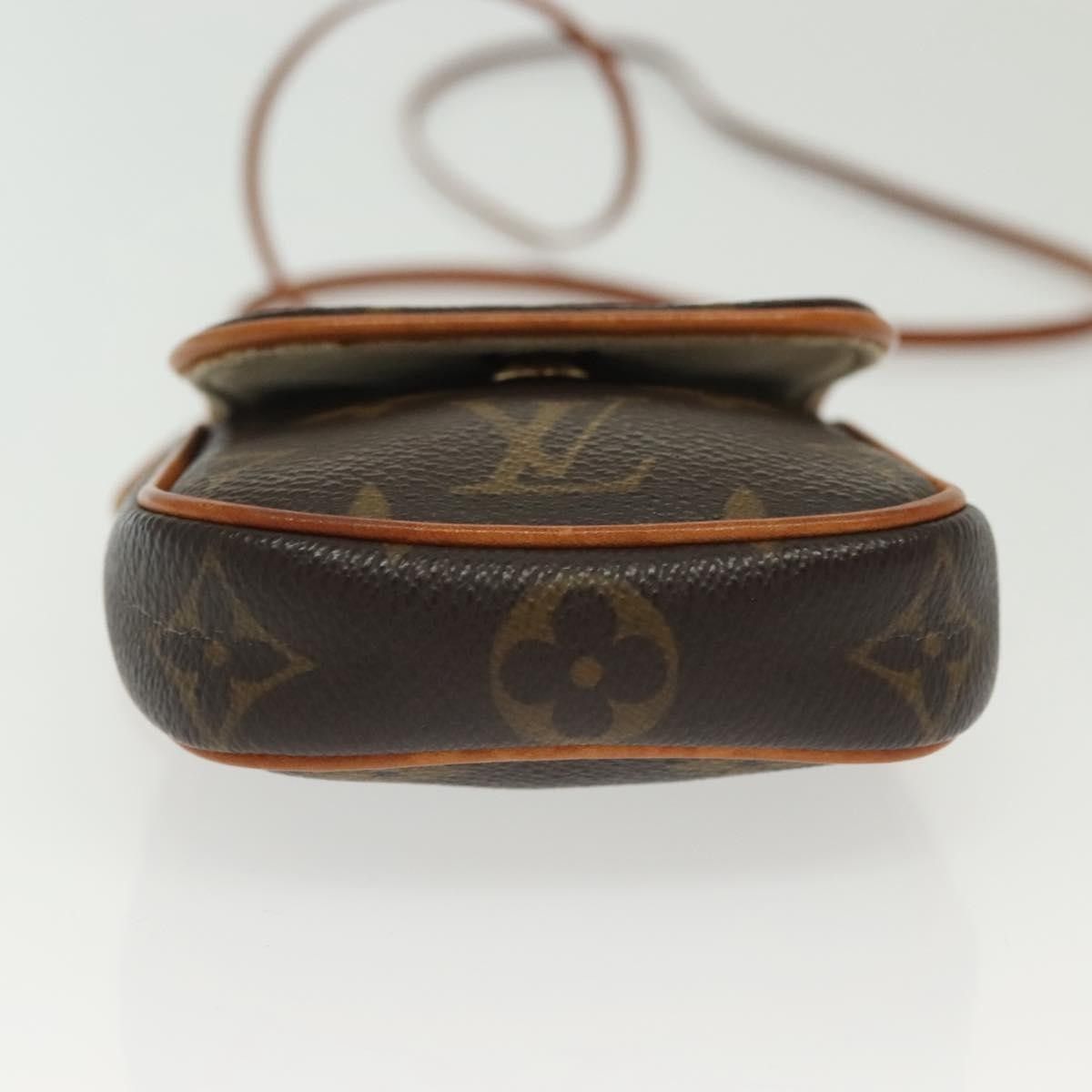 Louis Vuitton Louis Vuitton Cancun Pochette Monogram Canvas Size ONE SIZE - 15 Thumbnail