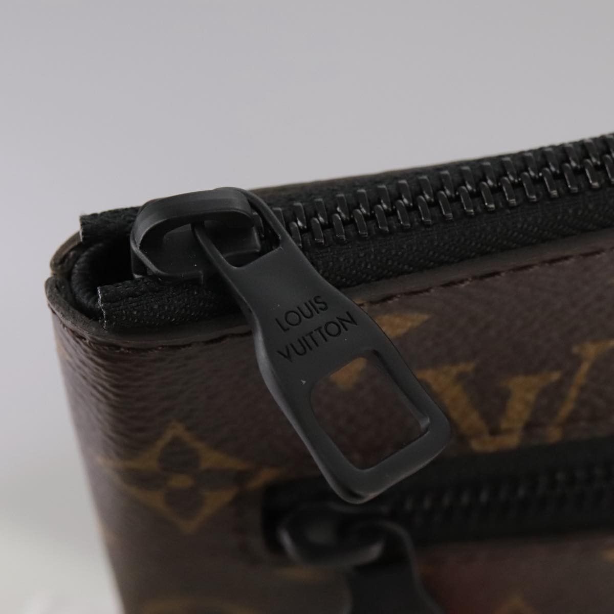 Louis Vuitton Louis Vuitton Solar Ray A4 Pouch Monogram Canvas Size ONE SIZE - 20 Thumbnail