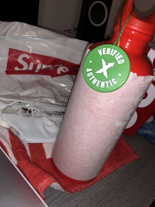 Supreme SIGG Bottle White - StockX News