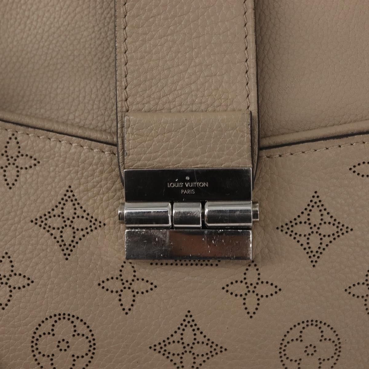 Louis Vuitton Louis Vuitton Sevres Handbag Mahina Leather Size ONE SIZE - 13 Thumbnail