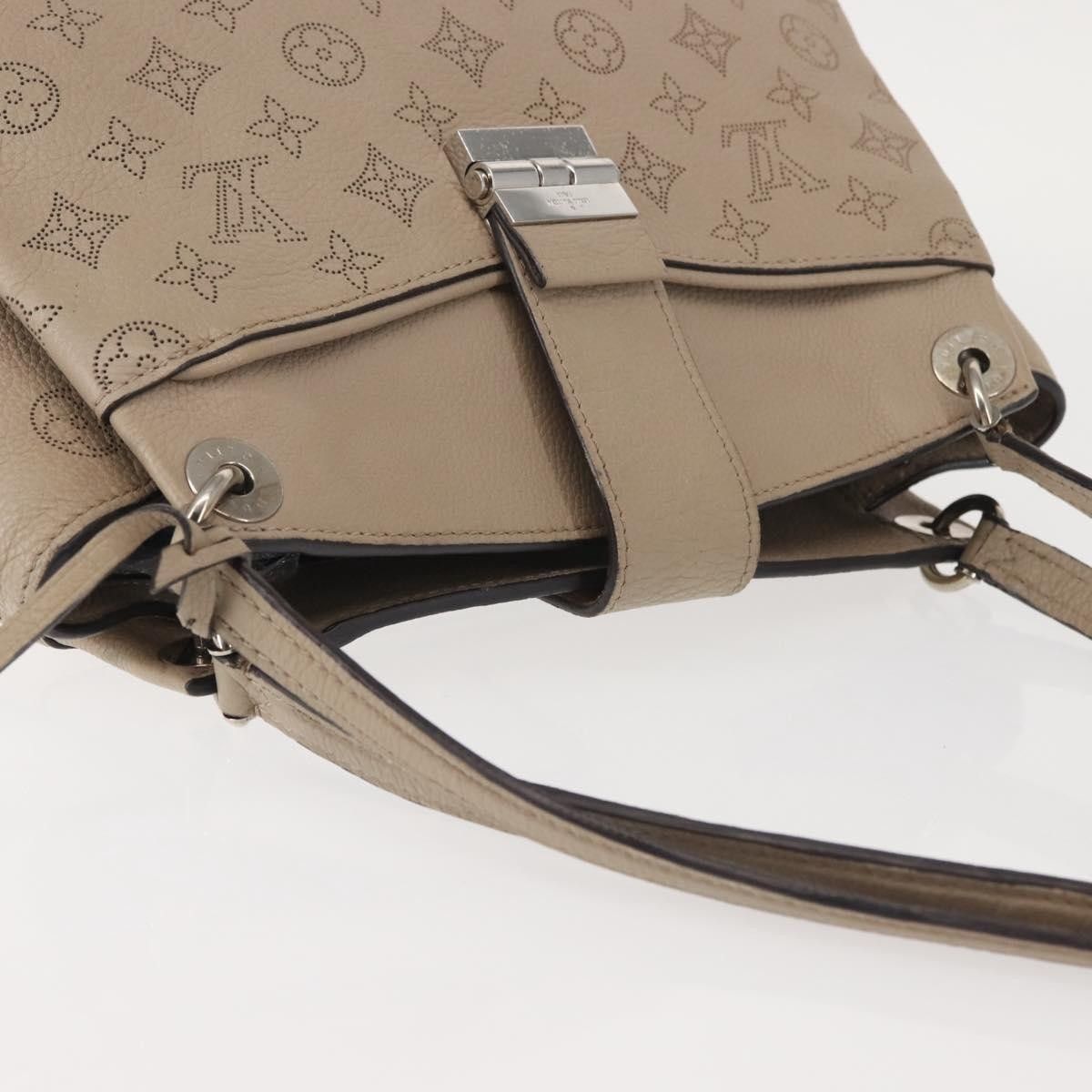 Louis Vuitton Louis Vuitton Sevres Handbag Mahina Leather Size ONE SIZE - 18 Thumbnail