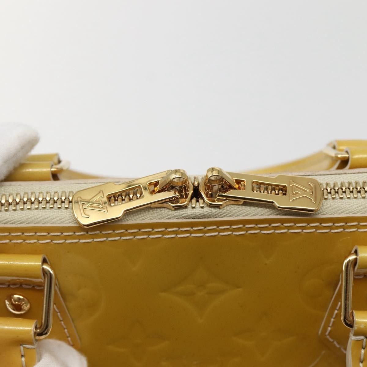 Louis Vuitton Louis Vuitton Alma Handbag Monogram Vernis Size ONE SIZE - 13 Thumbnail