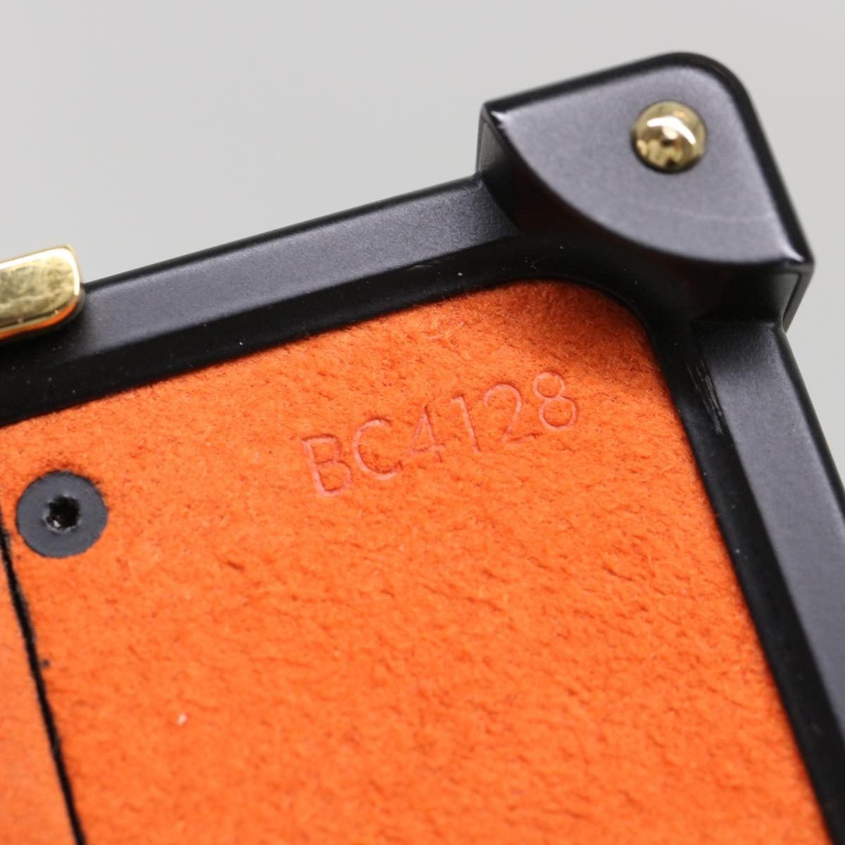 Louis Vuitton Louis Vuitton Bumper iPhone Case Shoulder Strap Canvas Size ONE SIZE - 7 Thumbnail