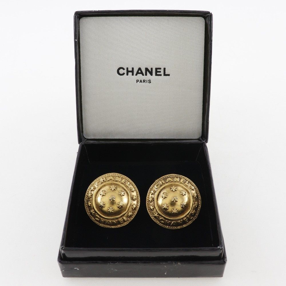 Chanel Chanel Vintage Logo Round Plated Gold Size ONE SIZE - 6 Thumbnail