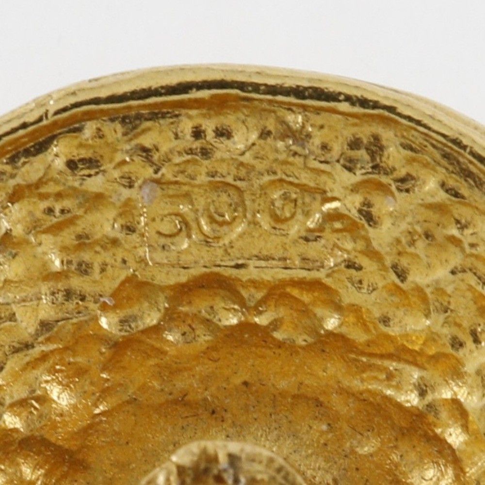Chanel Chanel Vintage Logo Round Plated Gold Size ONE SIZE - 7 Thumbnail