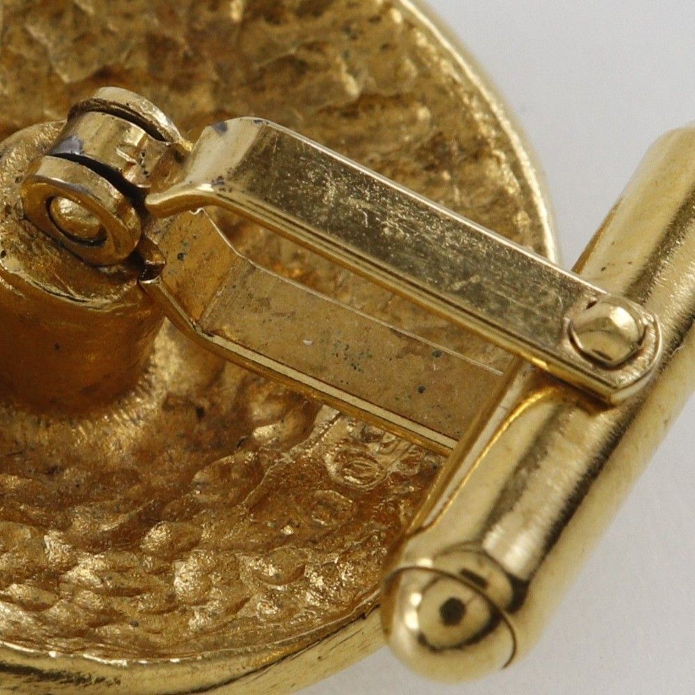 Chanel Chanel Vintage Logo Round Plated Gold Size ONE SIZE - 5 Thumbnail