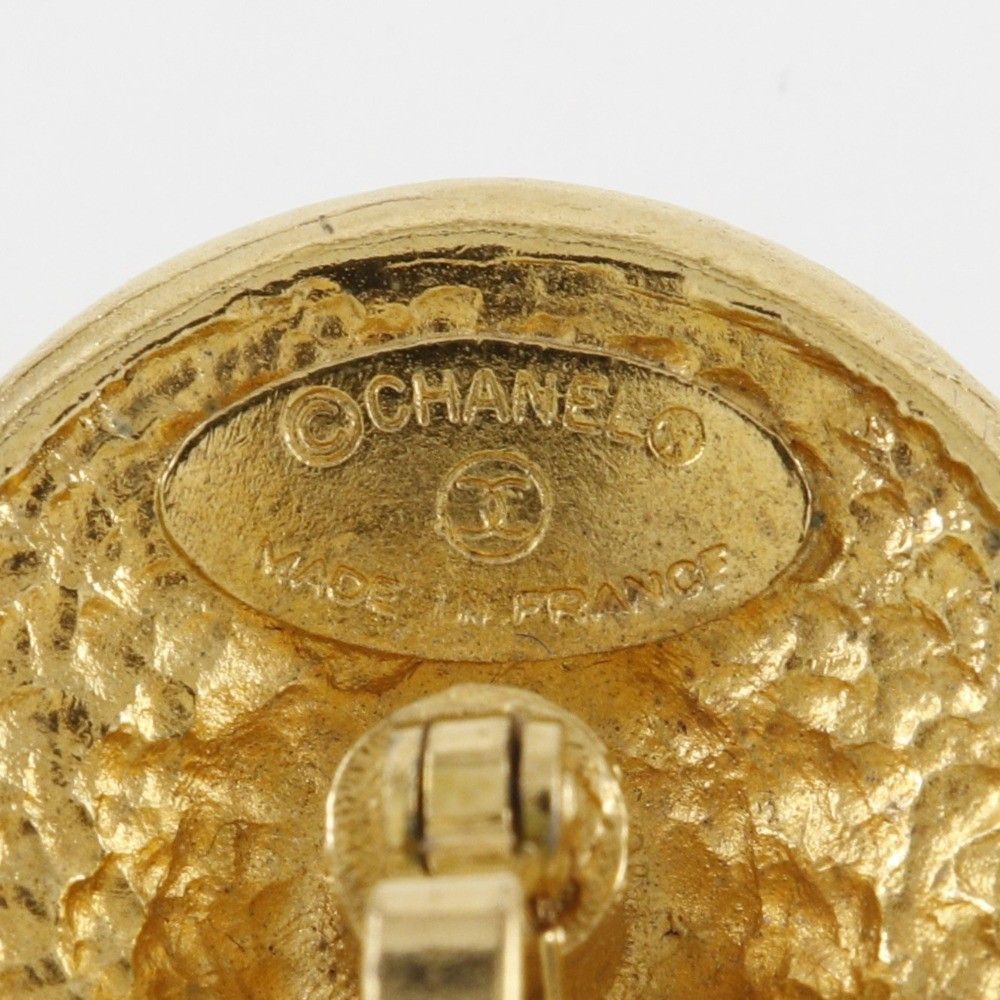 Chanel Chanel Vintage Logo Round Plated Gold Size ONE SIZE - 4 Thumbnail