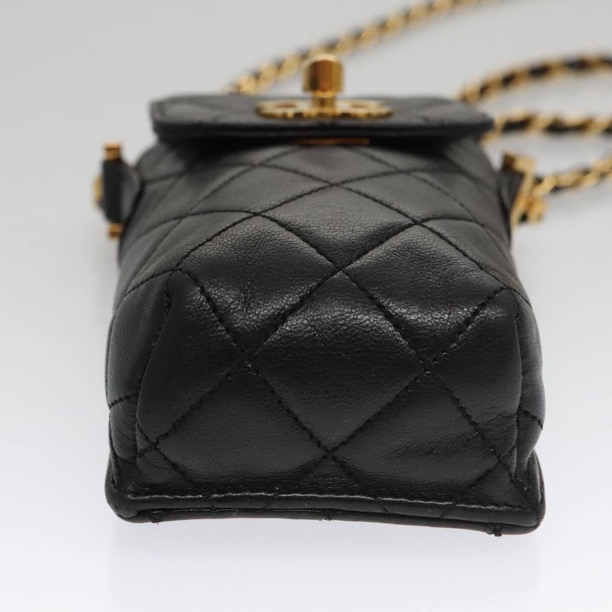 Chanel Chanel CC Phone Pouch with Chain Quilted Lambskin Size ONE SIZE - 13 Thumbnail