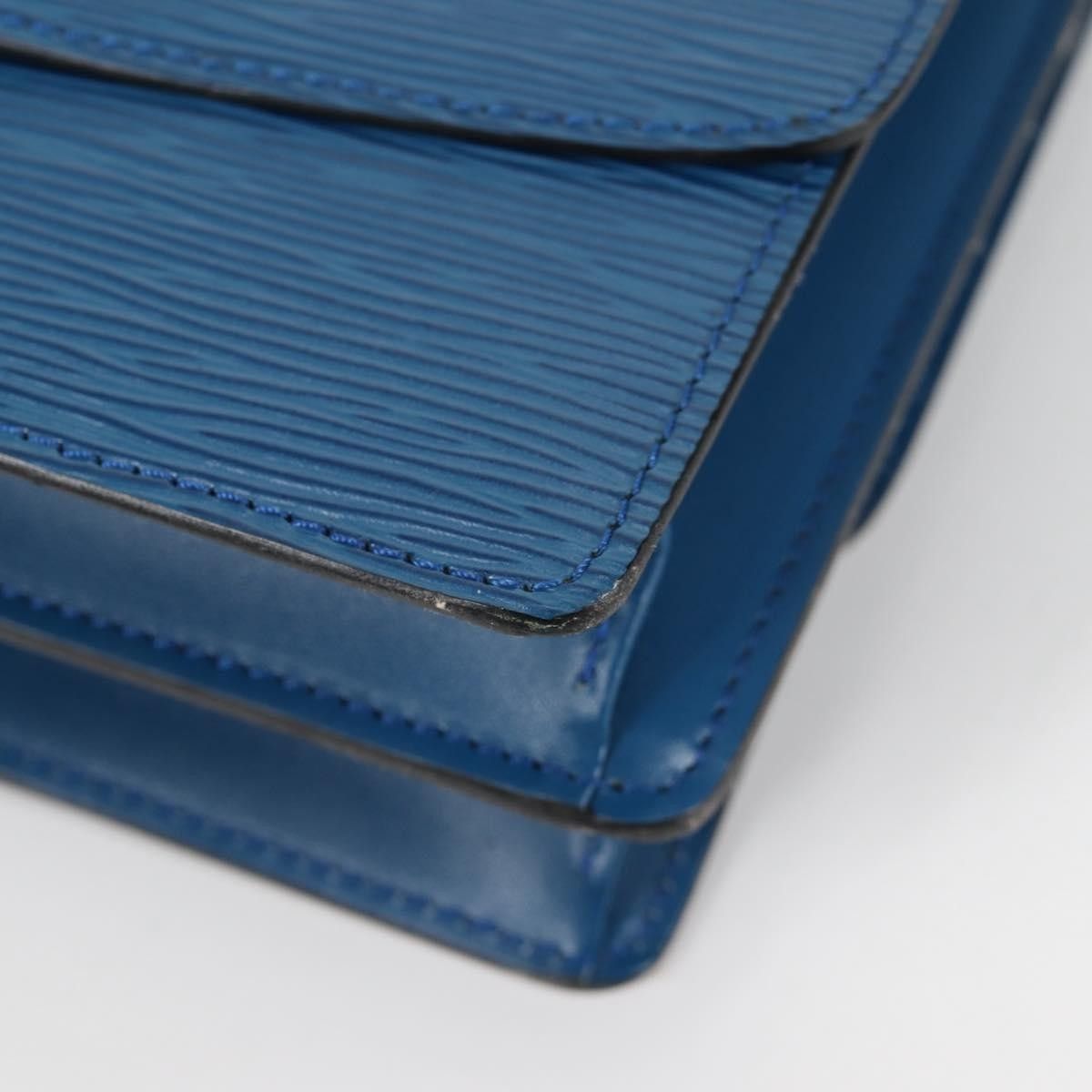 Louis Vuitton Louis Vuitton Grenelle Epi Leather Size ONE SIZE - 9 Thumbnail