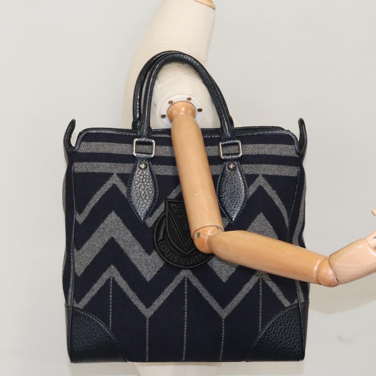 Louis Vuitton Louis Vuitton Vail Blanket Cabas Wool with Leather Size ONE SIZE - 14 Thumbnail