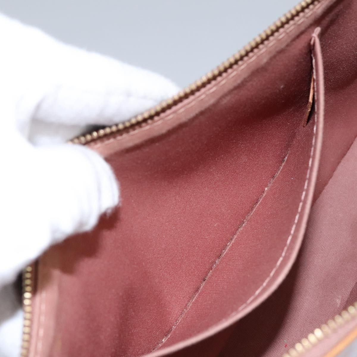 Louis Vuitton Louis Vuitton Pochette Accessoires Patent Leather Size ONE SIZE - 22 Thumbnail