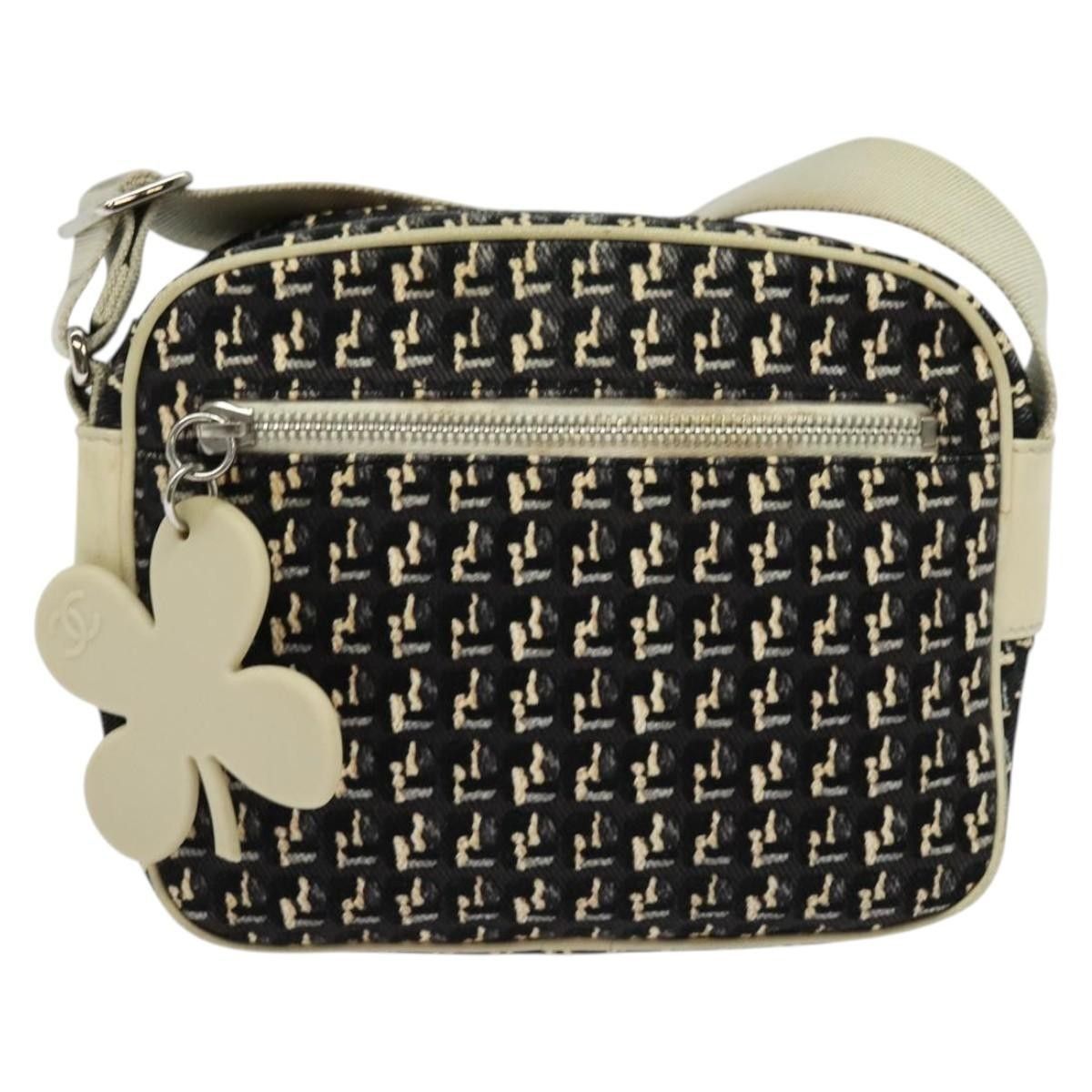 Chanel Chanel Vintage Clover Camera Bag Printed Canvas Size ONE SIZE - 18 Thumbnail