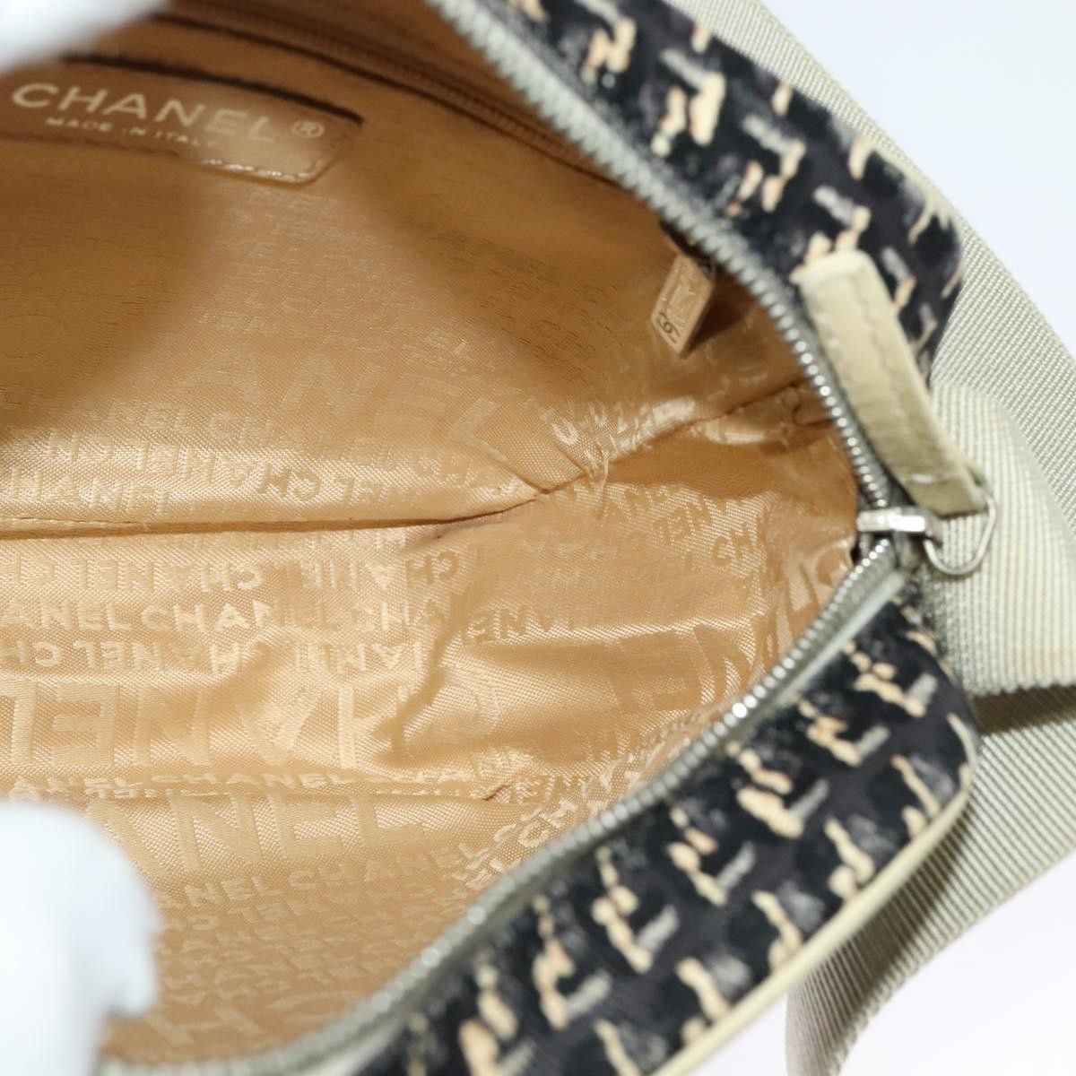 Chanel Chanel Vintage Clover Camera Bag Printed Canvas Size ONE SIZE - 19 Thumbnail