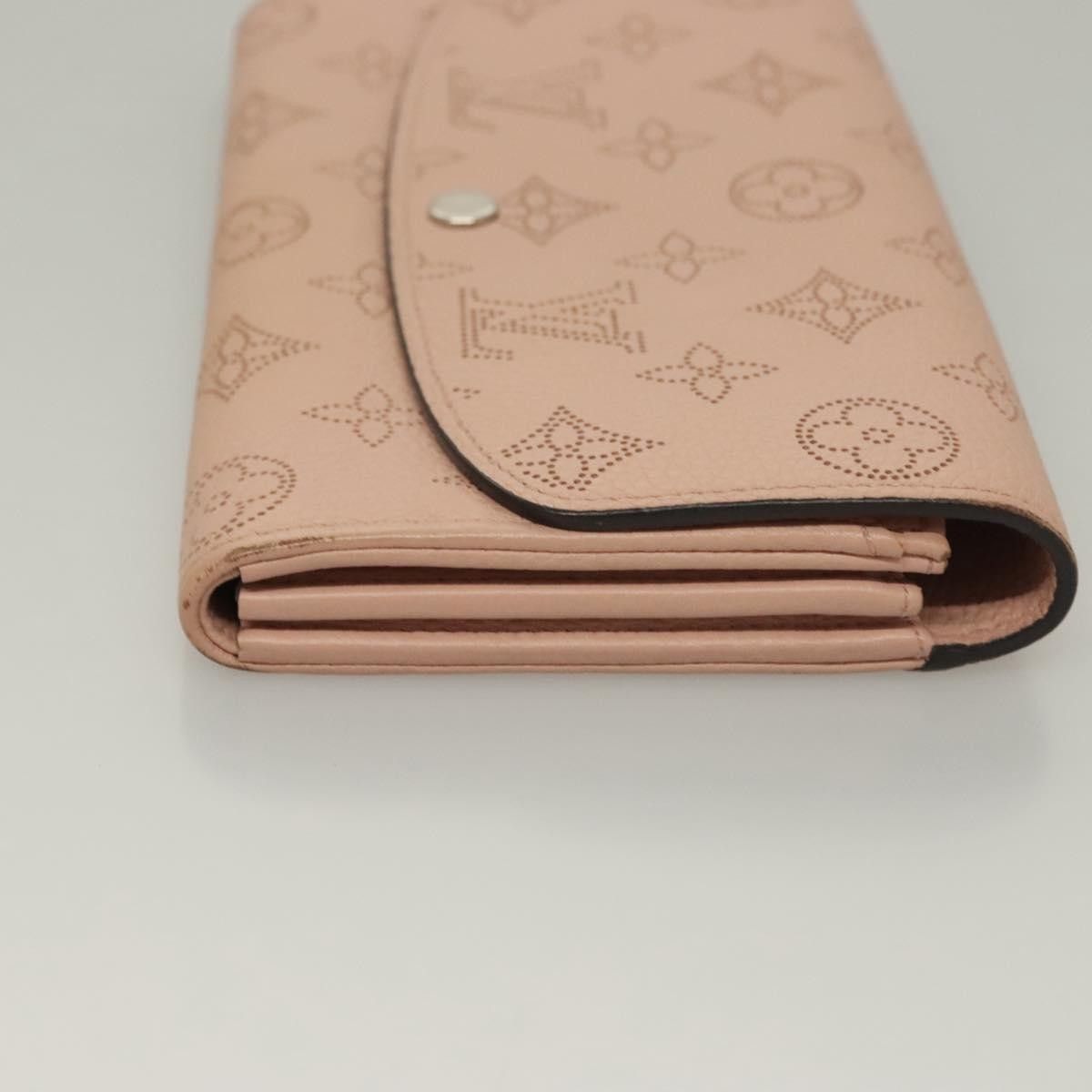 Louis Vuitton Louis Vuitton Iris Mahina Leather Size ONE SIZE - 3 Thumbnail