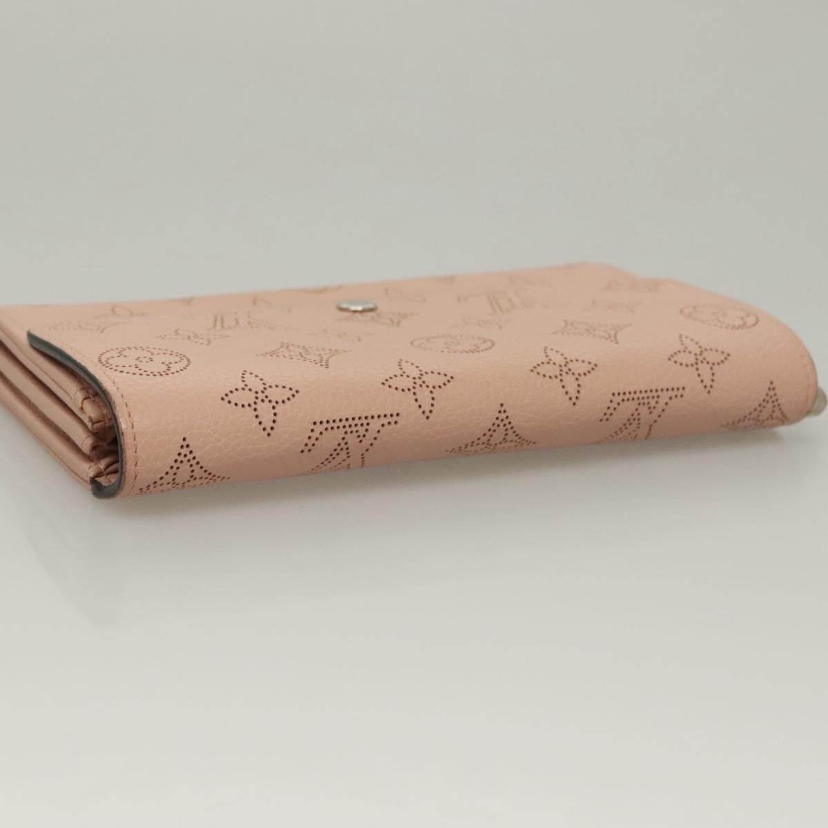 Louis Vuitton Louis Vuitton Iris Mahina Leather Size ONE SIZE - 13 Thumbnail