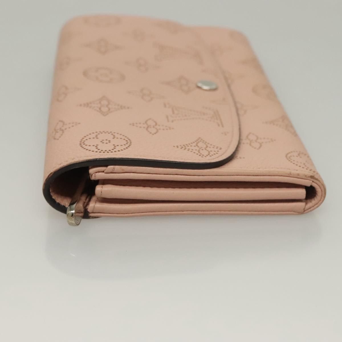 Louis Vuitton Louis Vuitton Iris Mahina Leather Size ONE SIZE - 4 Thumbnail