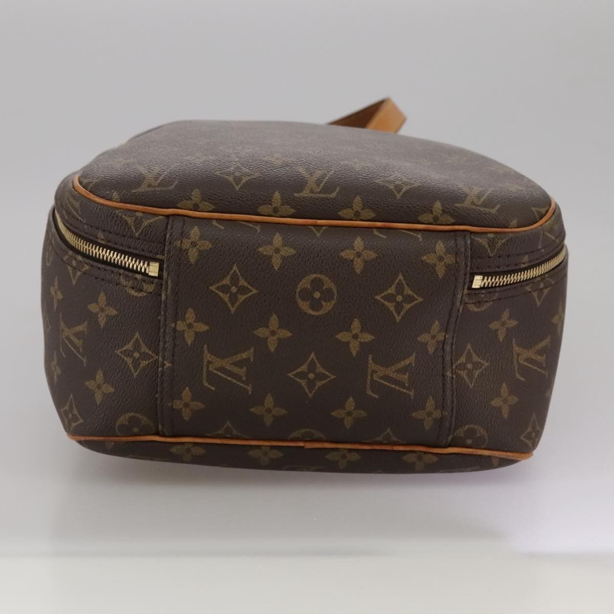 Louis Vuitton Louis Vuitton Excursion Handbag Monogram Canvas Size ONE SIZE - 13 Thumbnail