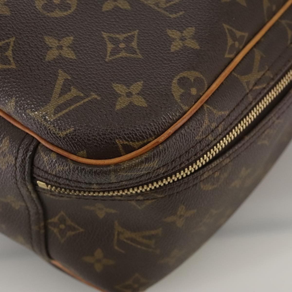 Louis Vuitton Louis Vuitton Excursion Handbag Monogram Canvas Size ONE SIZE - 9 Thumbnail