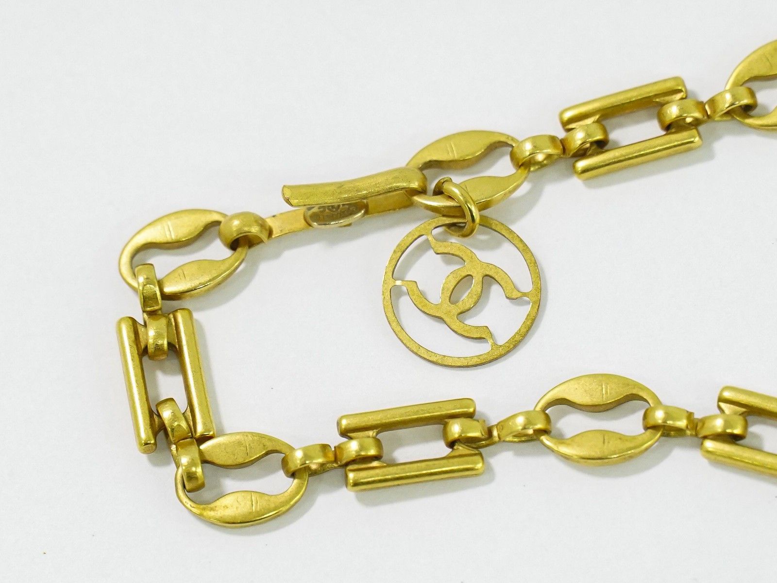 Chanel Chanel Trèfle CC Necklace Plastic and Gold plated Size ONE SIZE - 3 Thumbnail
