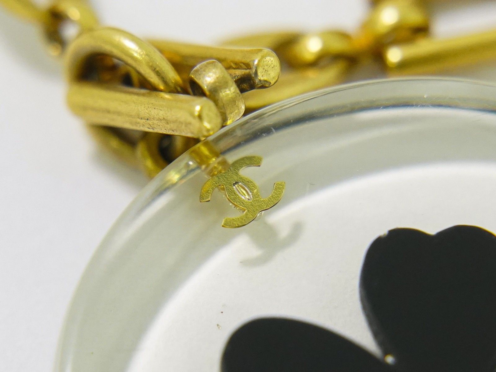 Chanel Chanel Trèfle CC Necklace Plastic and Gold plated Size ONE SIZE - 7 Thumbnail