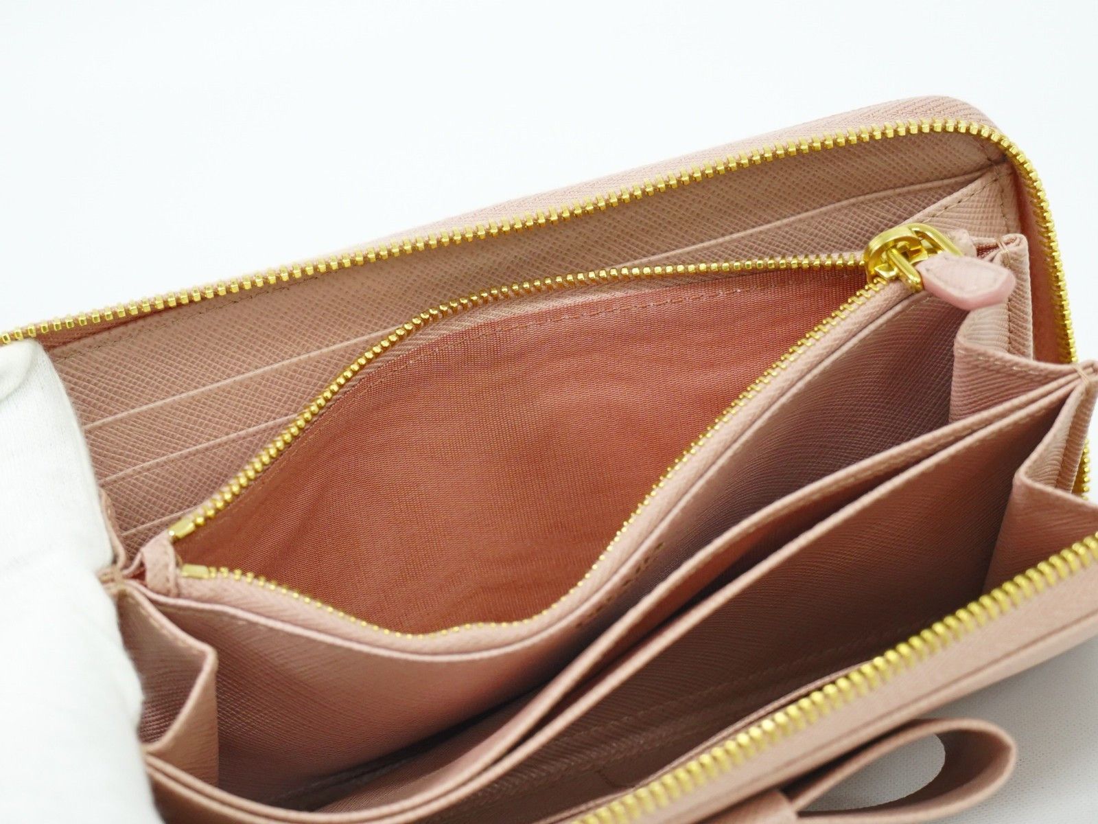 Prada Prada Bow Zip Around Saffiano Leather Size ONE SIZE - 12 Thumbnail